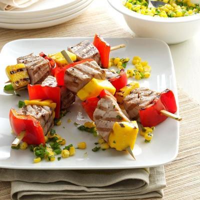 brochettes de thon à la mangue et au poivron rouge