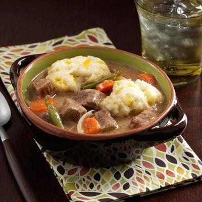 ragoût de boeuf aux boulettes de cheddar