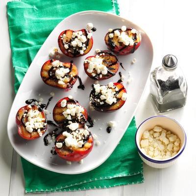 prunes grillées au fromage de chèvre