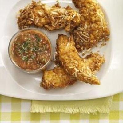 lanières de poulet au curry et à la noix de coco épicées avec une trempette aux arachides