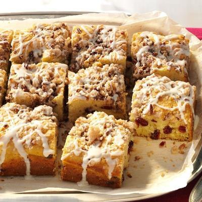 gâteau au café aux canneberges et aux pacanes