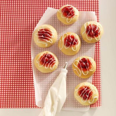 kolaches glacées à la cerise