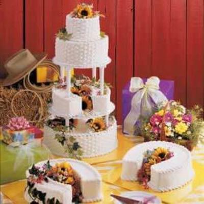 gâteau de mariage en fer à cheval