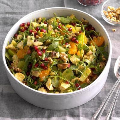 salade de curry à la dinde et aux pommes et à la vinaigrette aux agrumes