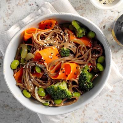 edamame et soba bol de nouilles