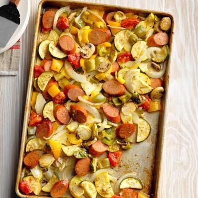 saucisses et légumes fumés à la poêle