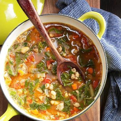 soupe de légumes et haricots