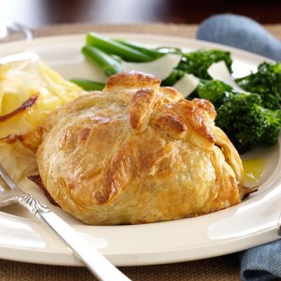 boeuf wellington avec sauce au vin