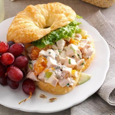 sandwich salade de poulet aux fruits