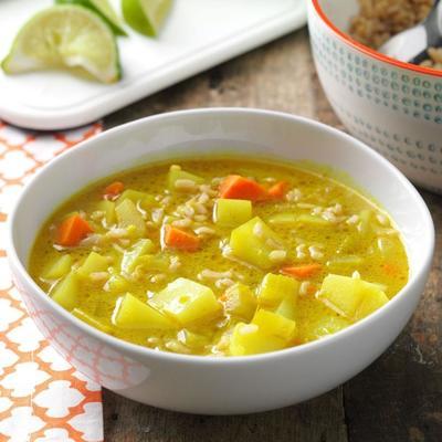 soupe de légumes au curry et à la noix de coco