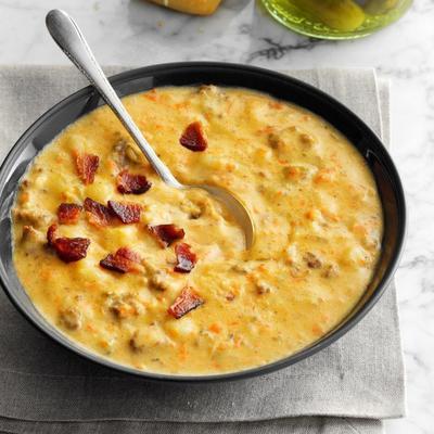 soupe épicée au cheeseburger