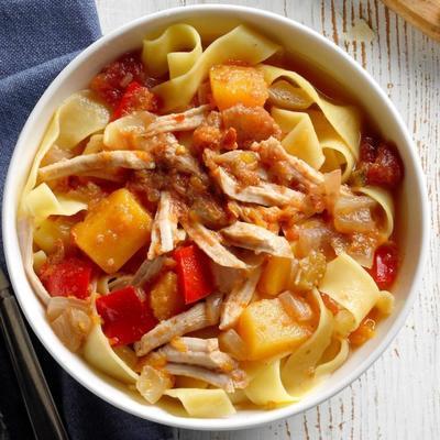 ragú de porc et de courge musquée épicée au penne rigate