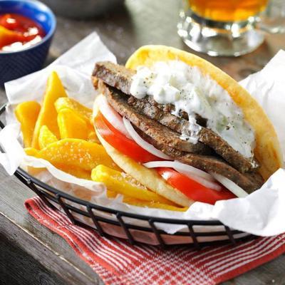 gyro wrap à la sauce tzatziki