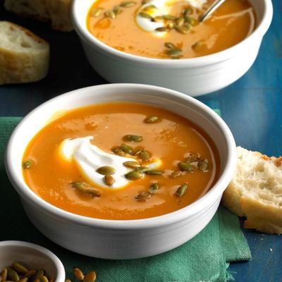 soupe d'hiver au thym et aux patates douces
