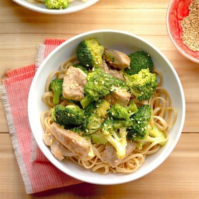 sauté de brocoli au porc rapide et facile avec linguine