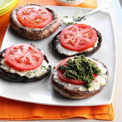portabellas grillés farcis au pesto de ricotta