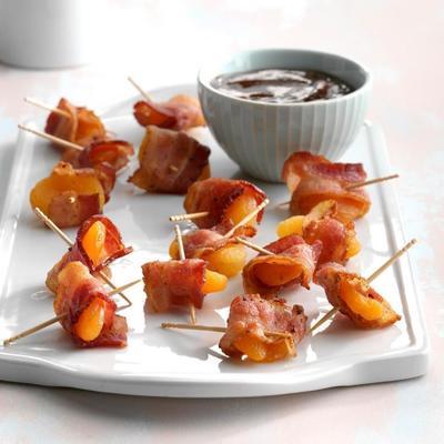bouchées de bacon enveloppées d'abricot