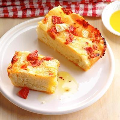 pain aux tomates et brie foccocia