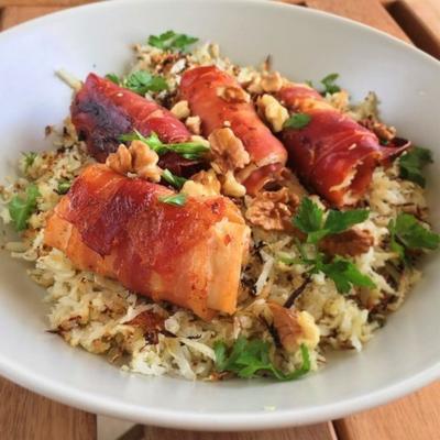 riz chou-fleur aux pacanes et poulet confit enveloppé de bacon