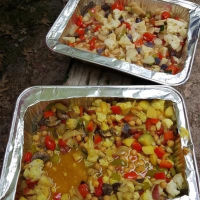 paquets de légumes au curry feu de camp