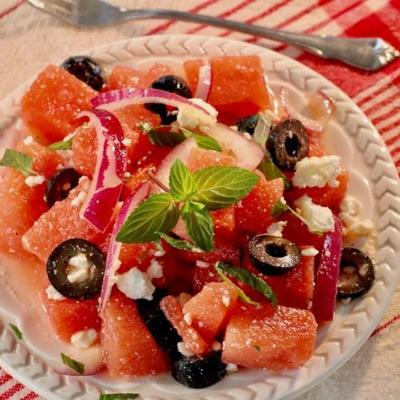 salade de melon d'eau avec vinaigrette à la menthe