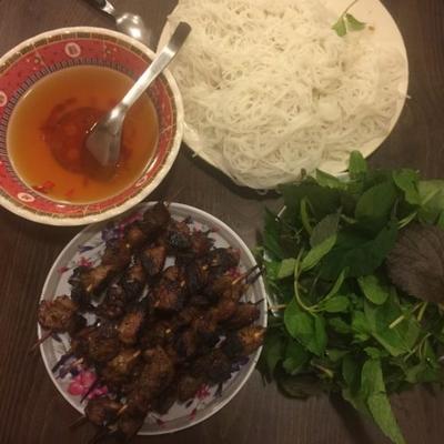 brochettes de porc grillées vietnamiennes