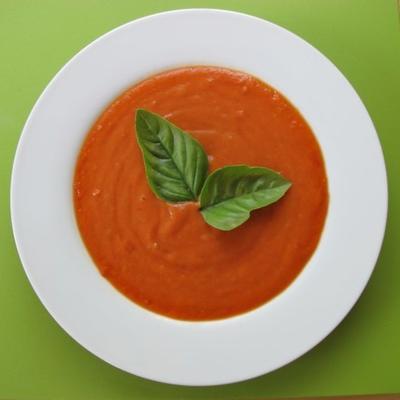 soupe végétalienne à la tomate