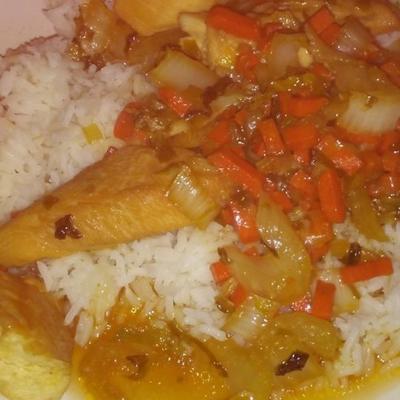 bok choy asiatique et salade de poulet sur riz