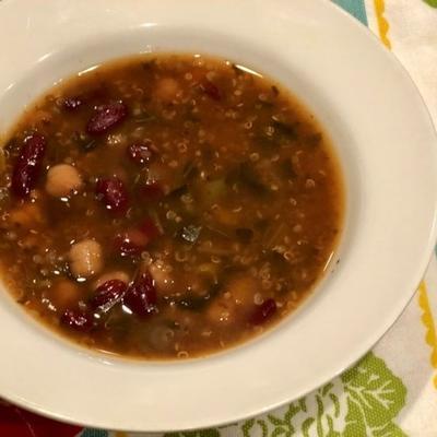soupe de quinoa et de chou frisé minestrone vegan instant pot®