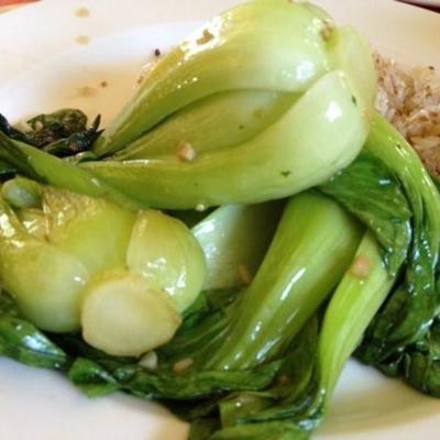 rapide bébé bok choy à l'ail