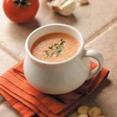 soupe à la tomate et à l'ail rôti