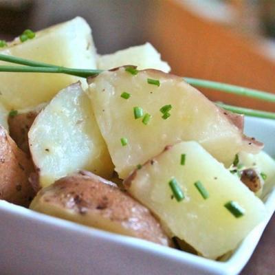 pommes de terre bouillies à la ciboulette