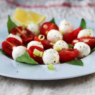 salade tomate-basilic