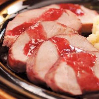 filet de porc rôti à la sauce aux prunes