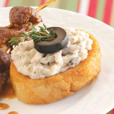 bruschetta à la purée de haricots blancs