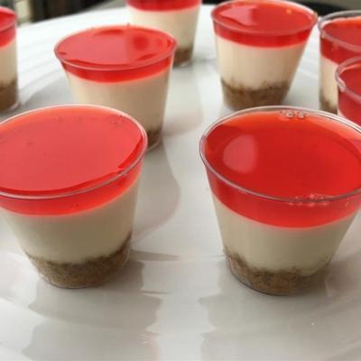 cheesecake à la fraise jell-o® shots