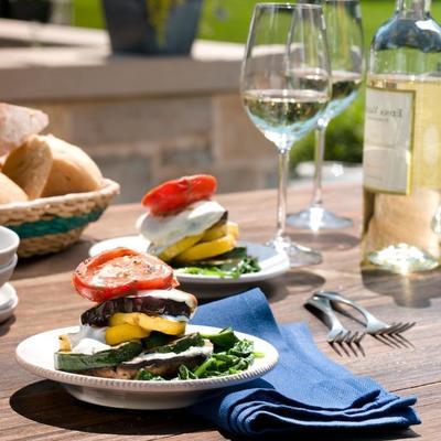 légumes grillés et fromage de chèvre napolean