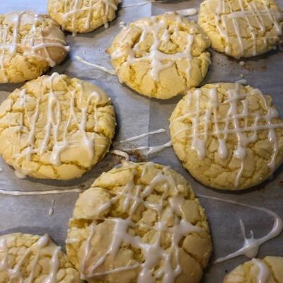 biscuits faciles au gâteau au citron avec glaçage