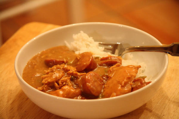 gumbo louisiana au poulet et aux saucisses (la vraie substance)