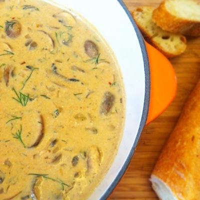 soupe aux champignons hongrois, extrait du livre de cuisine de l'orignal