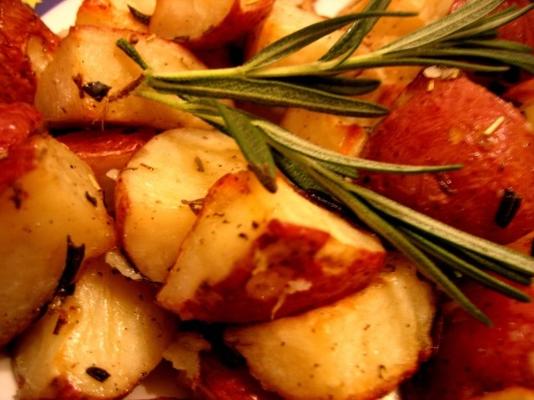 pommes de terre au romarin grillées à l'ail