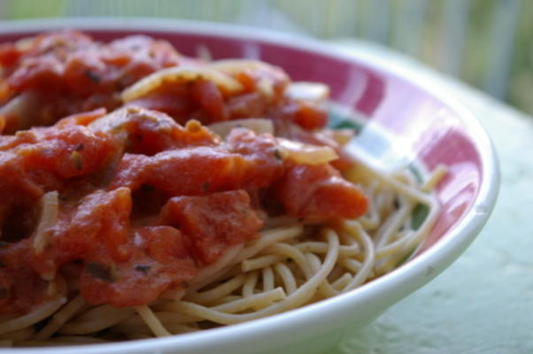 penne à la crème de tomates aux herbes