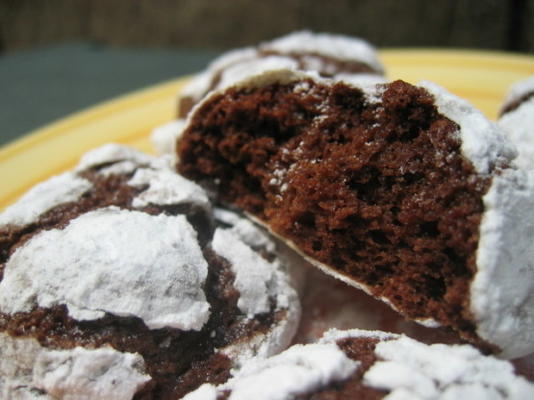 biscuits au chocolat en forme de flocons de neige (craquelures au chocolat)