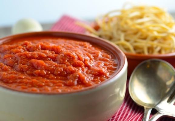 sauce à spaghetti mijotée lentement