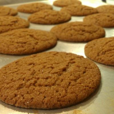 biscuits au gingembre moelleux étincellent des biscuits