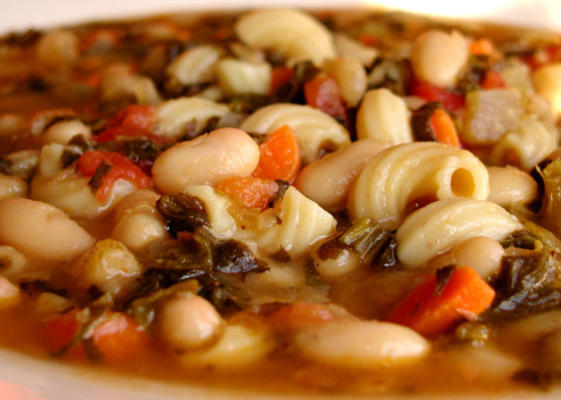 soupe copieuse de haricots blancs toscans