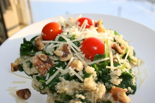 sauté de quinoa aux épinards et aux noix