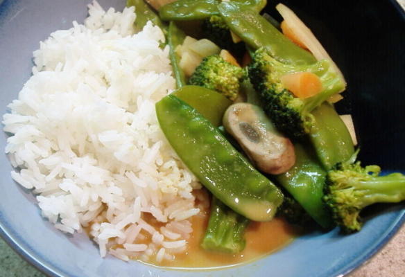 curry rouge thaï avec des légumes