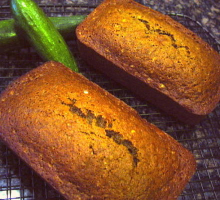 pain aux courgettes mary