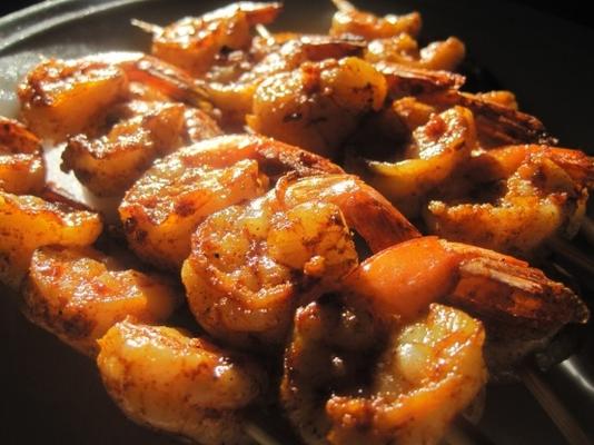 brochettes de crevettes grillées épicées
